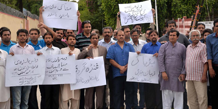 Journalists protest violence against colleagues